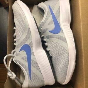 Size 7.5 Nike Revolution 4 Shoes